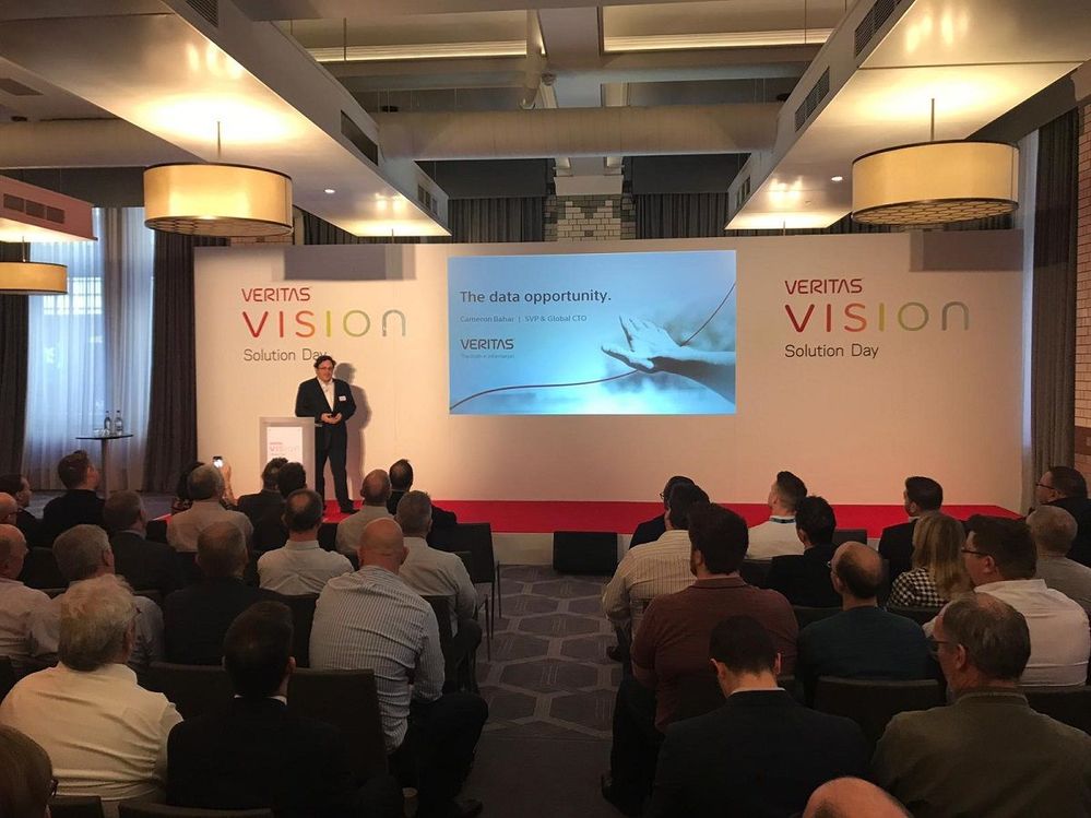 Cameron Bahar, CTO, Veritas travelled from Calfornia to present a keynote at VSD Manchester. He was given a warm Northern welcome by the team and attendees.