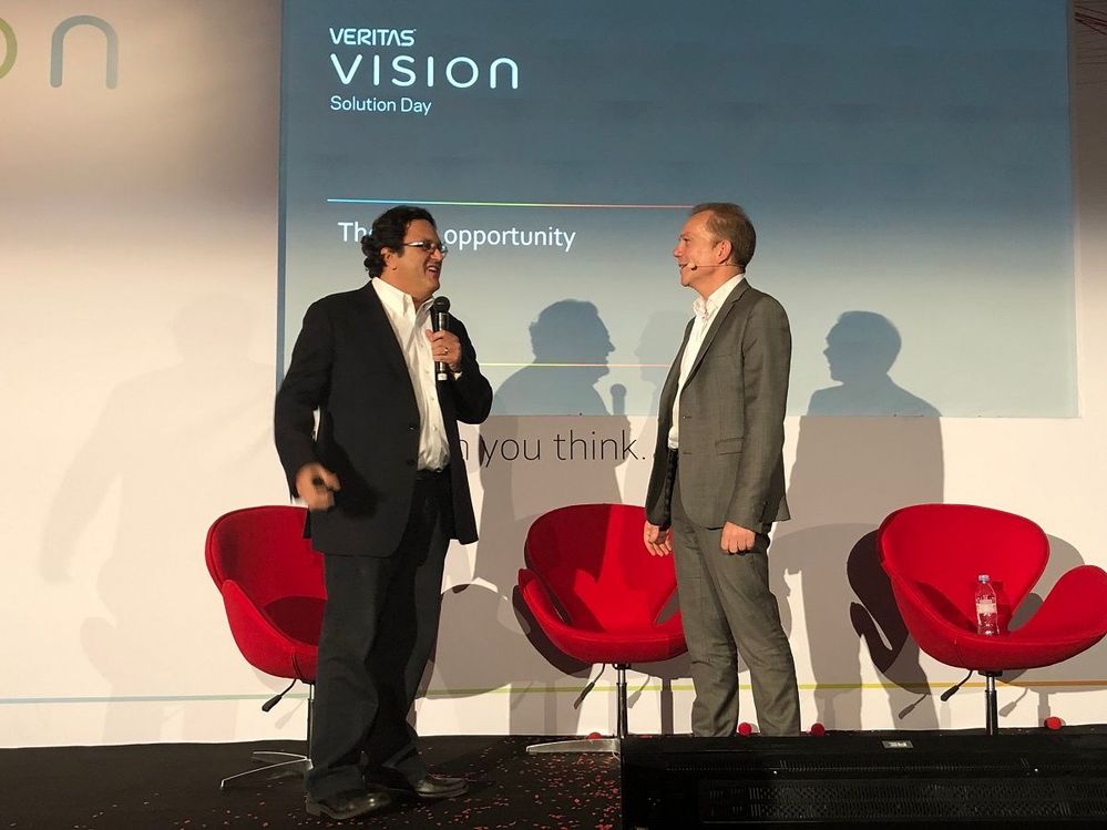 Cameron Bahar (on the left), CTO, Veritas travelled from Calfornia to present a keynote at VSD Paris, he had previously presented at VSD London and Manchester. He was given a warm welcome by the team and attendees at VSD Paris.