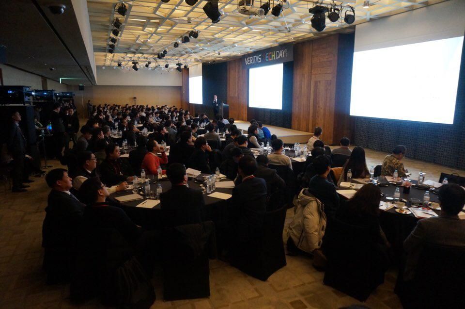 Last year we held a hugely successful Vision Event in Seoul, so we decided to take the tour to another South Korean city this time; Busan with over 200 attendees.
