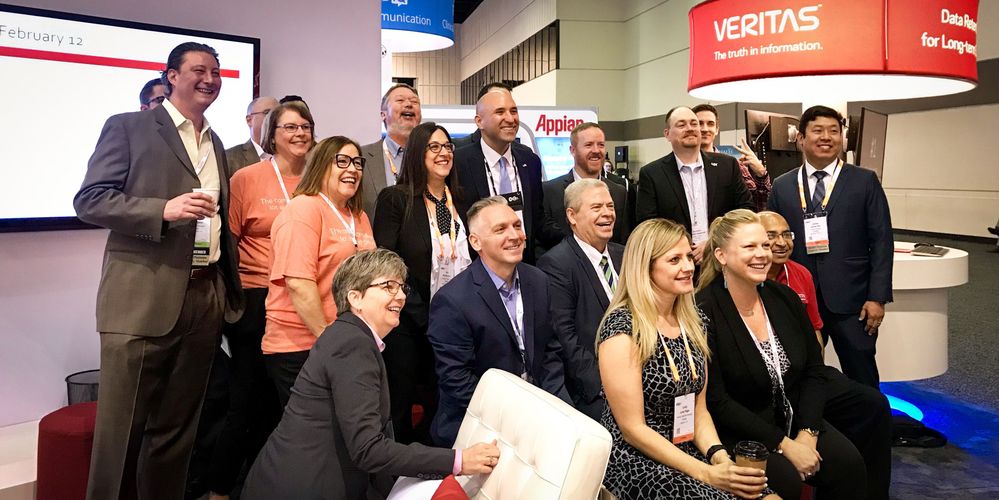 Moments before the HIMSS 2019 expo floor opened, members of #TeamVtas gathered for a group photo.